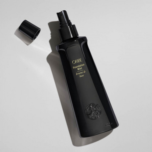 Oribe Signature Foundation Mist Universalus modeliavimo purškiklis