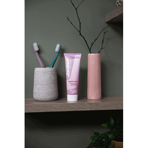 Jordan Stay Fresh Sensitive Toothpaste Dantų pasta  75ml